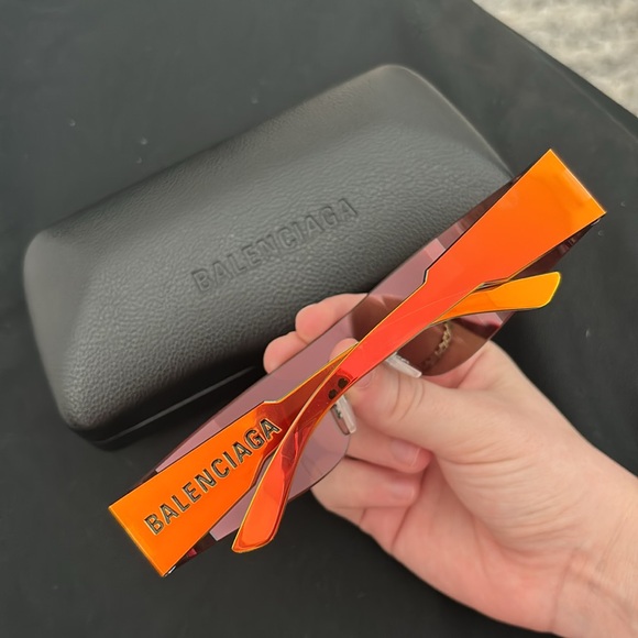 AUTHENTIC BALENCIAGA SUNGLASSES - Picture 2 of 6